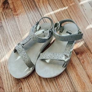 Size 6 Sage Green Teva Sandals